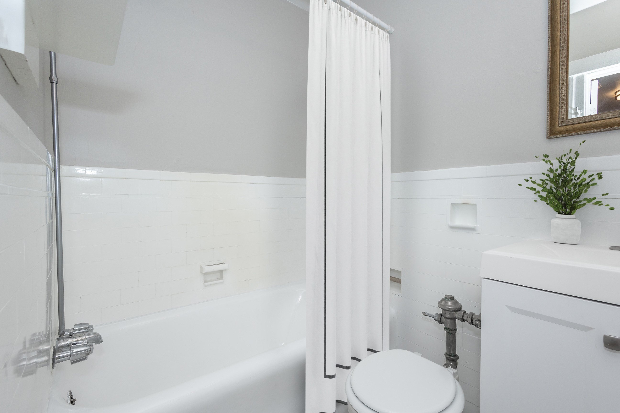 Sylvia Mae 1285 N. Clarkson St., Denver, CO 80218 Cap Hill - Leasing by Cross Street